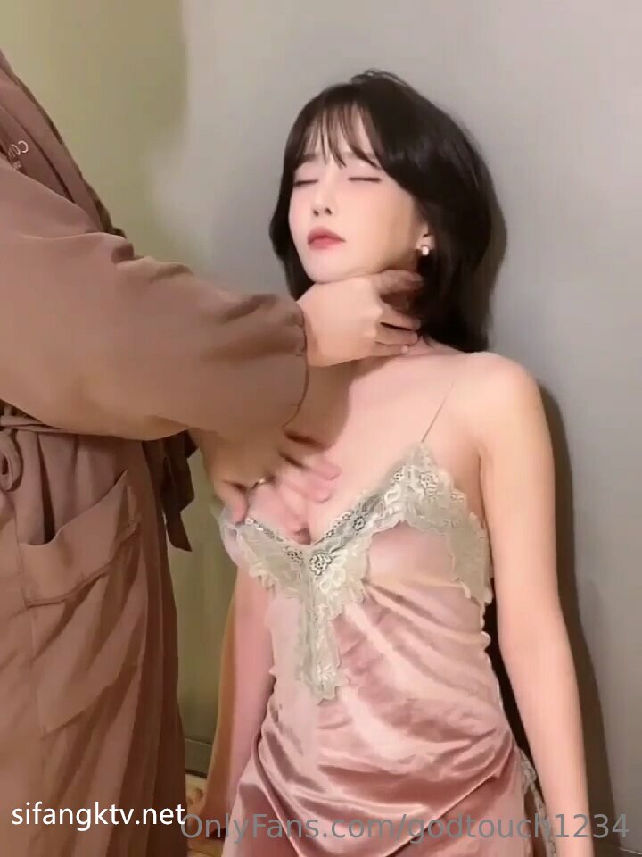 巨乳日焼けギャルの彼女がゴミ部屋で監禁レ○プされキモオジの不潔チ●ポで嫌イキを繰り返して遂に